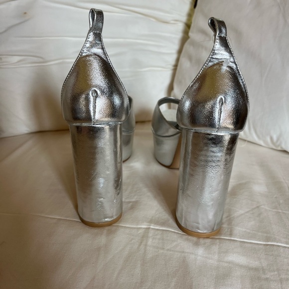 NWOT - Billini  Romara Metalic Silver Heels - size 9 - Picture 5 of 7